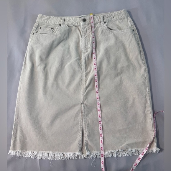 Venezia Jeans Corduroy Skirt Open Front Sz 16 Ivory‎ - Picture 4 of 8